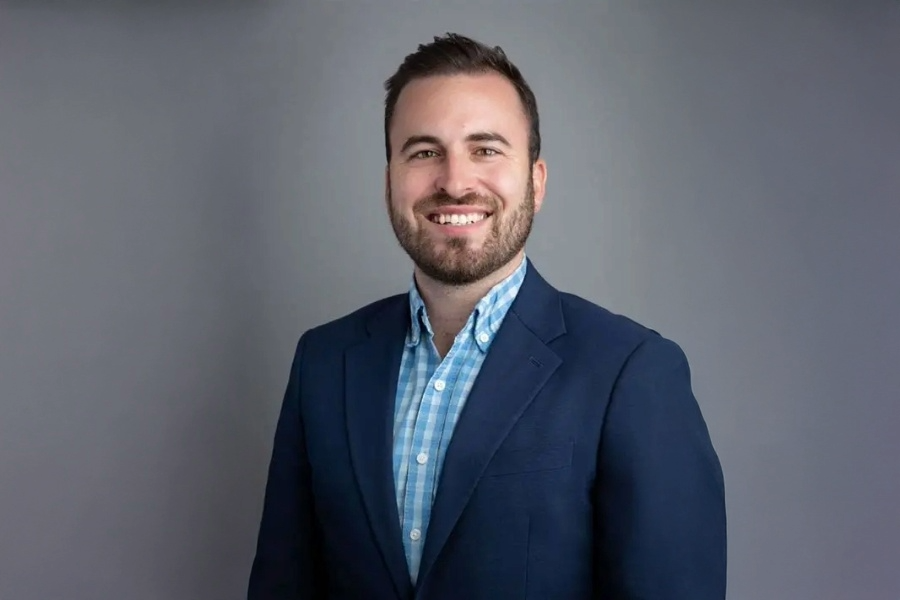 Austin Richardson headshot