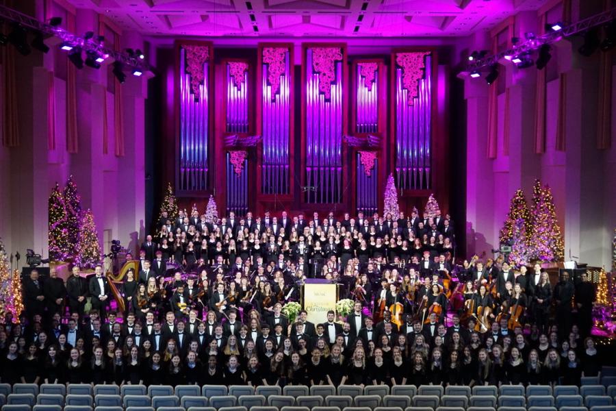 A Baylor Christmas 2024 stage